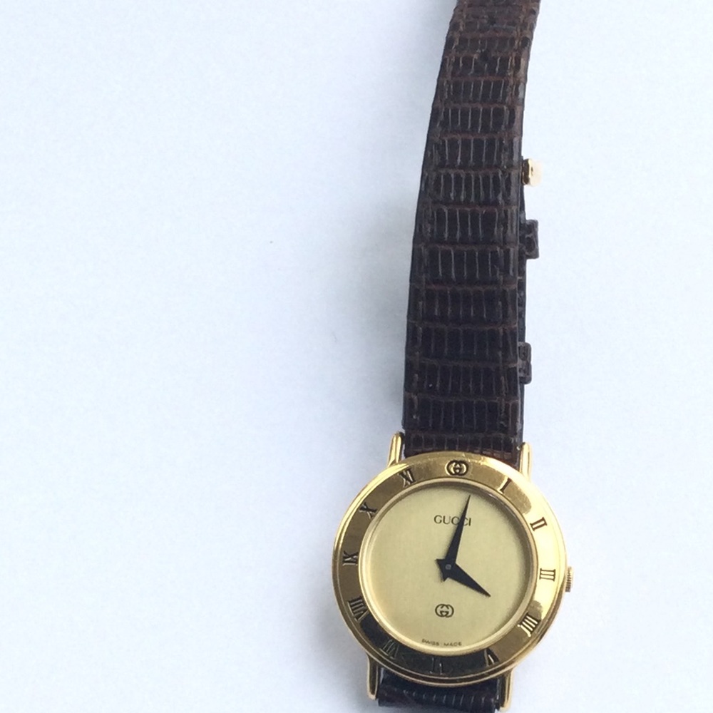 Gucci 3000L Gold Dial - Gold Plated  Ladies Watch - Picture 4 of 5